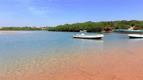 Acque limpide e natura della Laguna di Somone