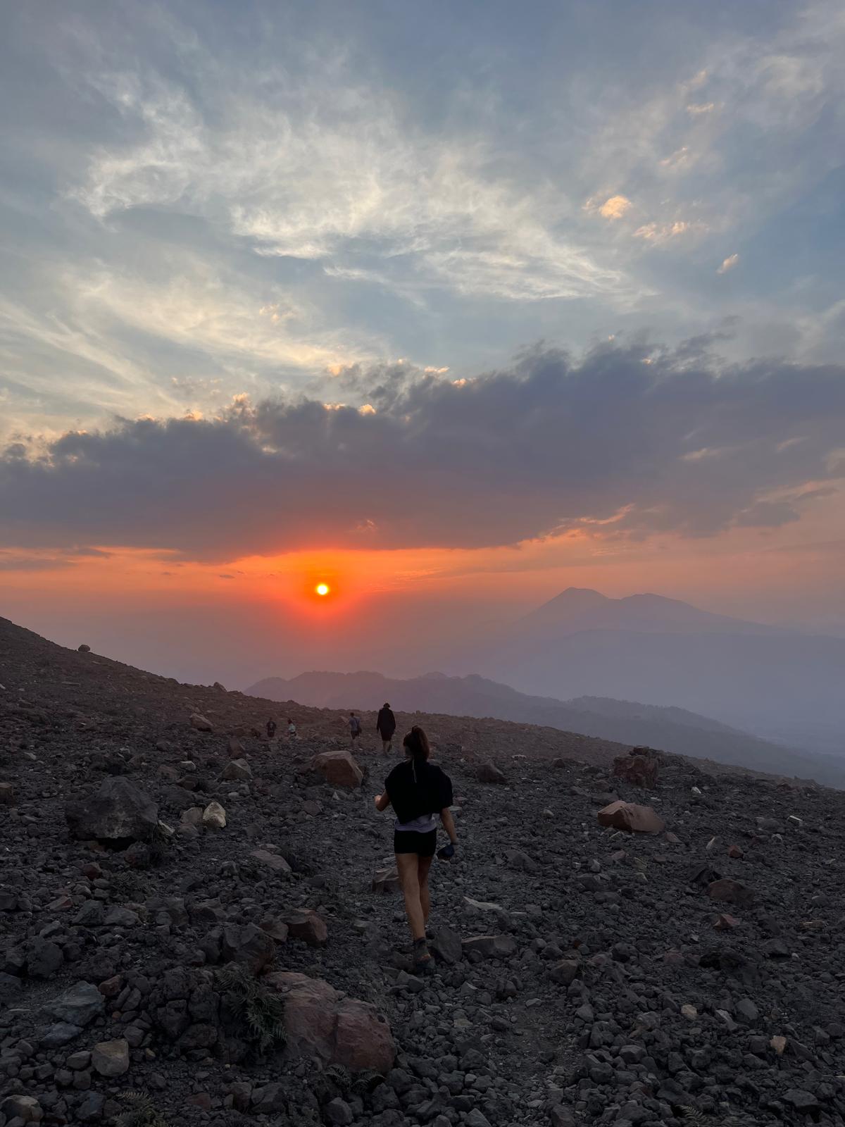 Tramonto mozzafiato visto dal cratere del vulcano Telica