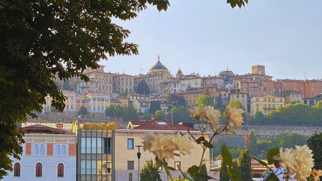 Scorcio architettonico del Sentierone a Bergamo Città Bassa