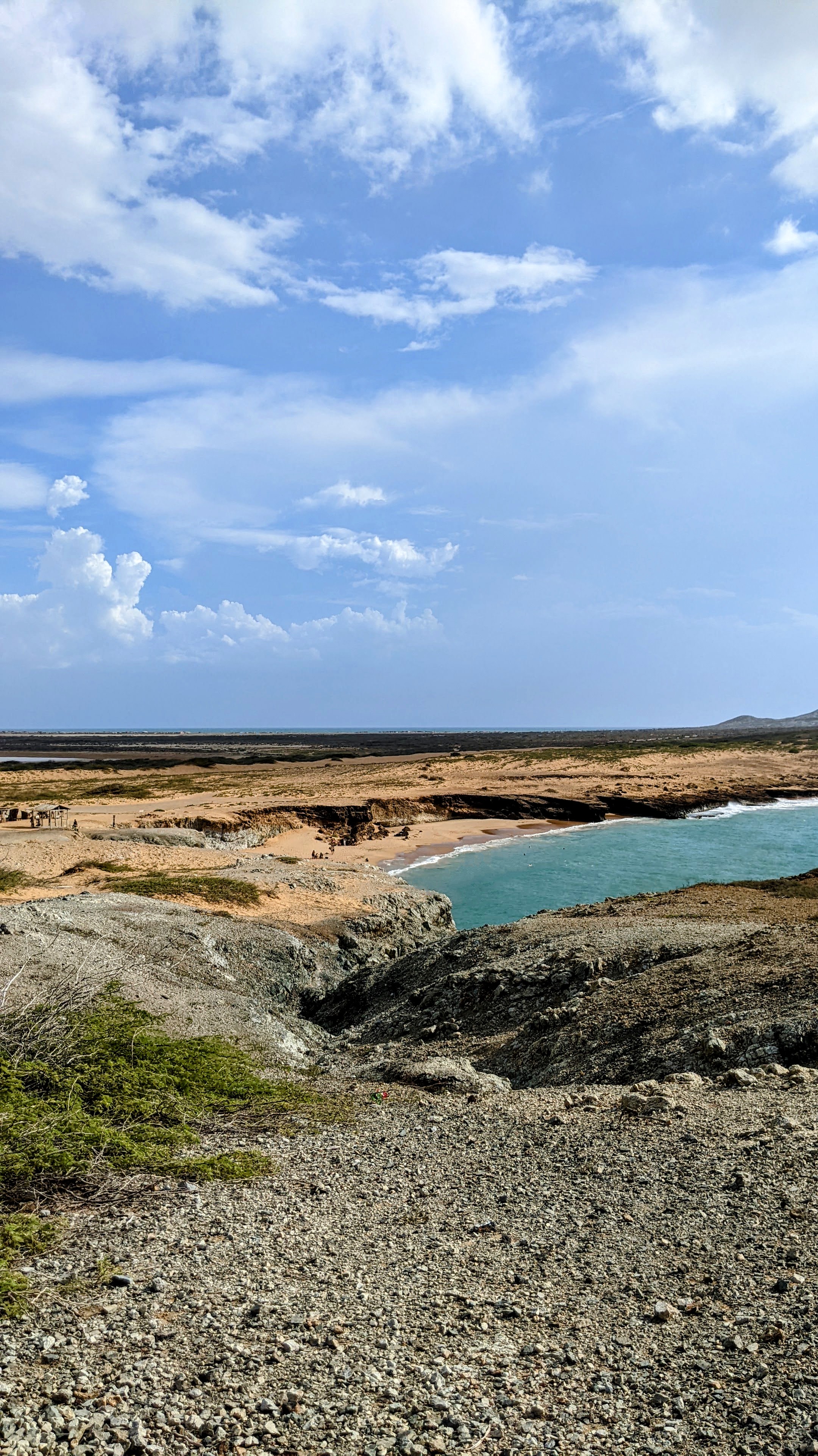 Panorama incontaminato del deserto e della costa della Guajira