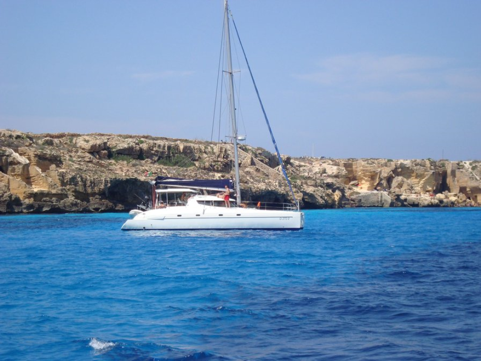 Viaggio in barca a vela alle Isole Eolie: tra mito e natura